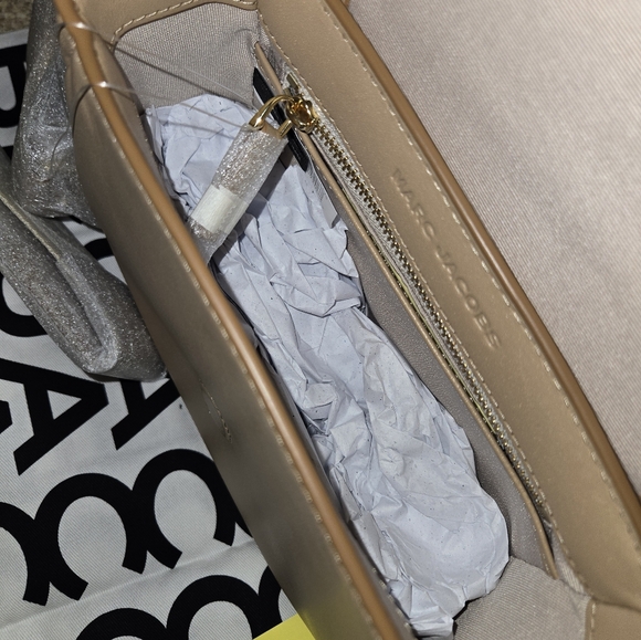 Marc Jacobs Cream Crossbody Bag - Picture 4 of 5